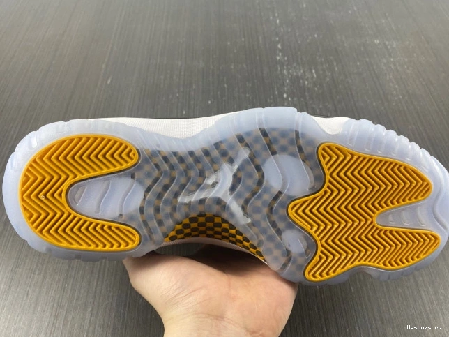 Jordan Air black and 11 yellow 0716
